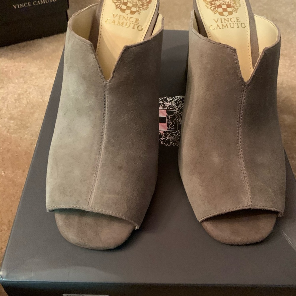 Shoes - Picture 2 of 5
